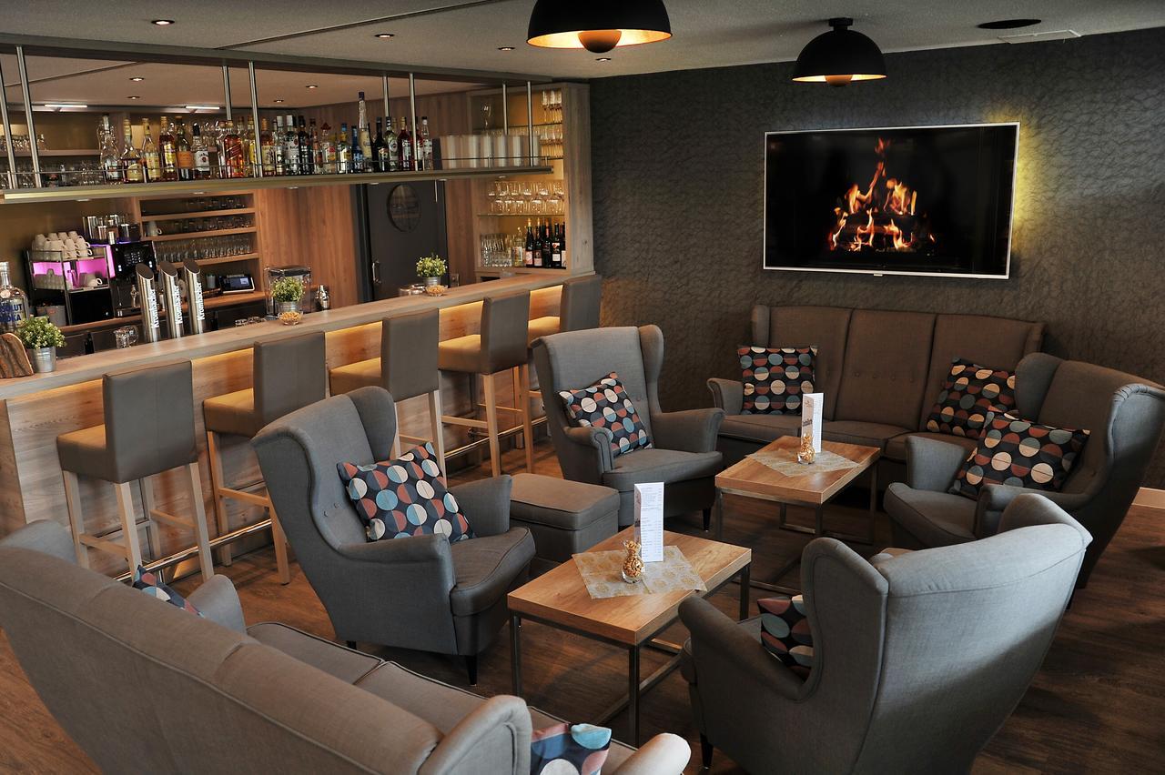 Bernstein Acamed Hotel