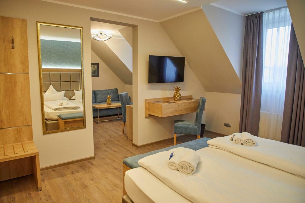 Bernstein Acamed Hotel